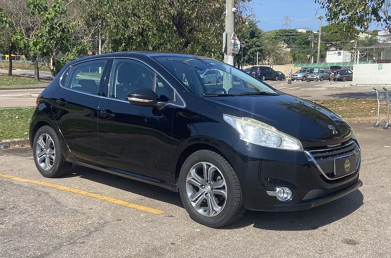 PEUGEOT 208 2014